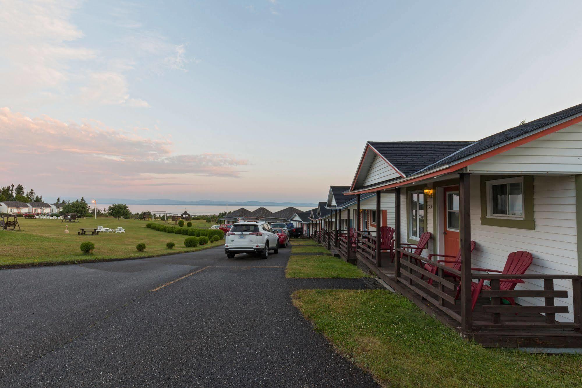 Motel Au Fleuve D'Argent Rivière-du-Loup Eksteriør bilde