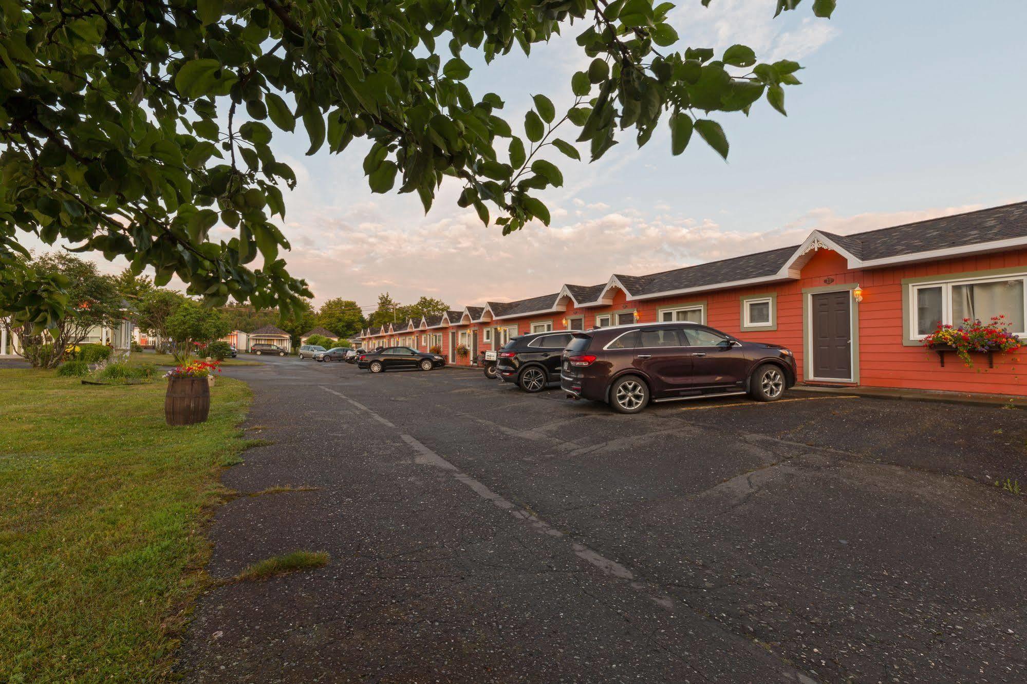 Motel Au Fleuve D'Argent Rivière-du-Loup Eksteriør bilde