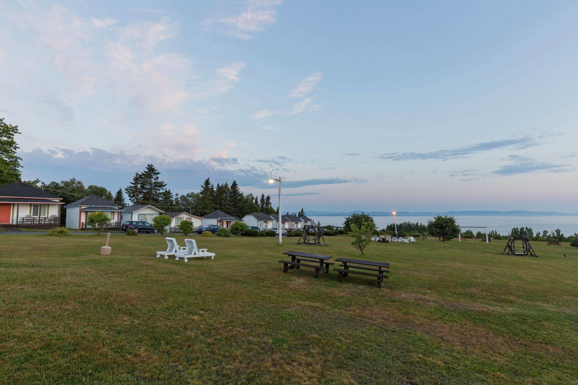 Motel Au Fleuve D'Argent Rivière-du-Loup Eksteriør bilde